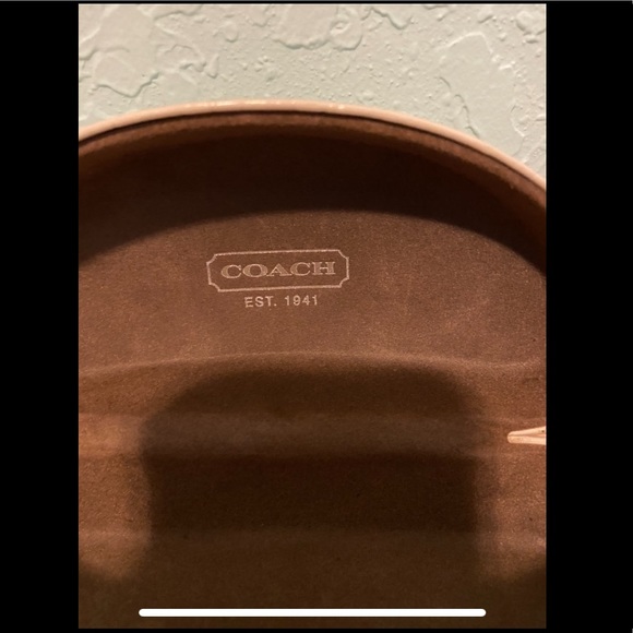 Coach Hard Clamshell Sunglass Case - Picture 3 of 5